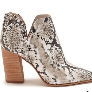 Vince Camuto Delsimba bootie